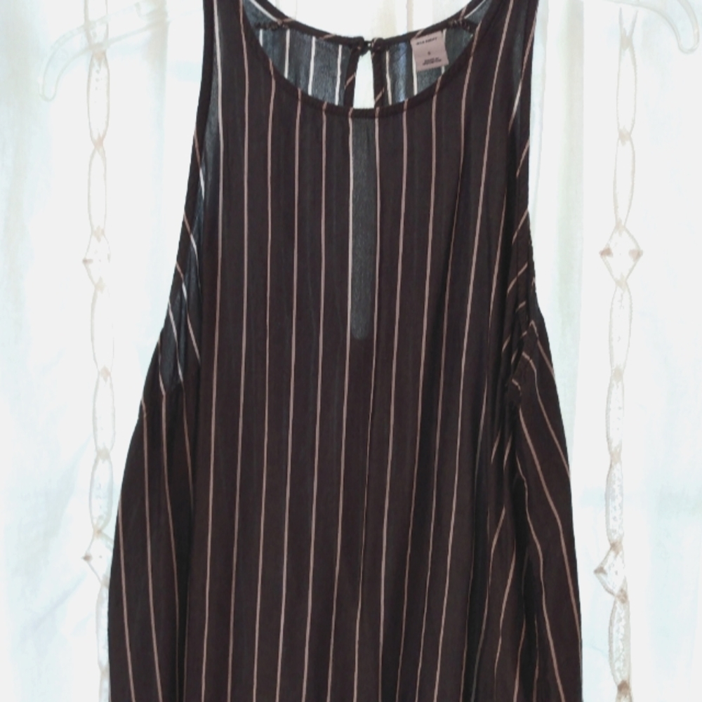 Small Old Navy dressy tanktop